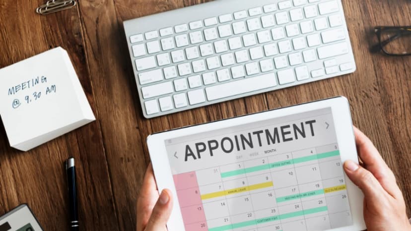 QR code solution for QR kódok üzleti szolgáltatásokhoz - Hero image showing QR code implementation